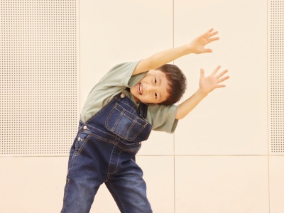 町田市のキッズダンススクールMIRACLEのダンス初心者の男の子